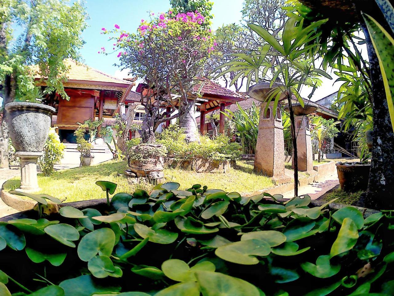 Surf Doggie Inn Kuta Lombok Exterior foto